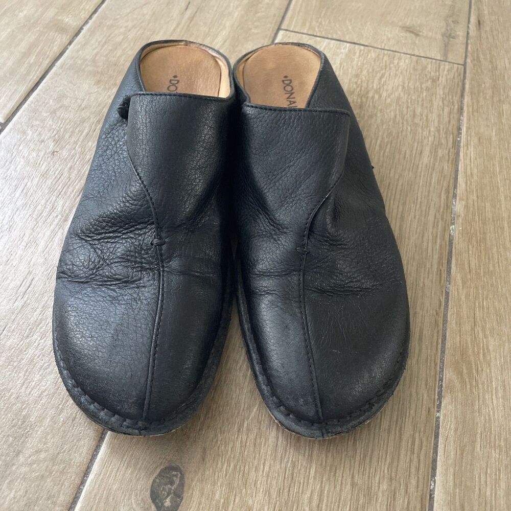 Donald J Pliner CHRYS Women Black Clog Mule Shoe Size 8.5 Pre Owned